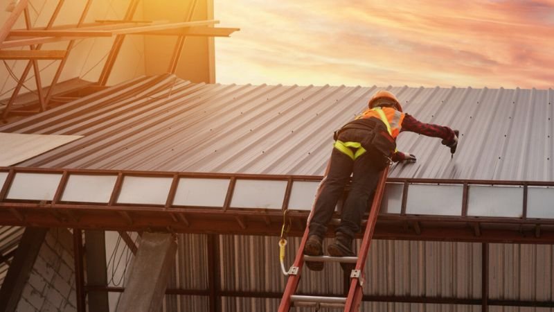 10 Key Safety Tips For Roofing Contractors